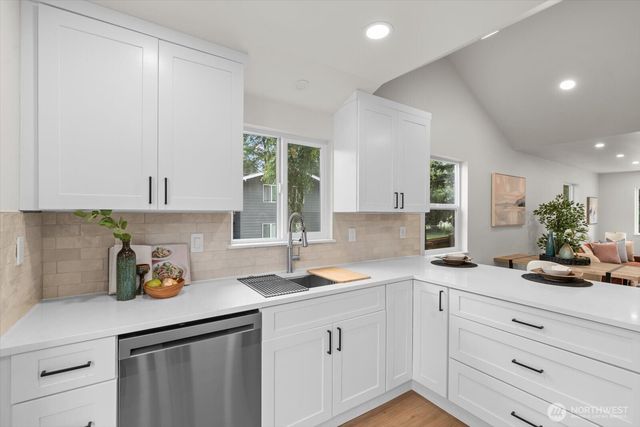 1710 SW 106 Street, Seattle, WA 98146