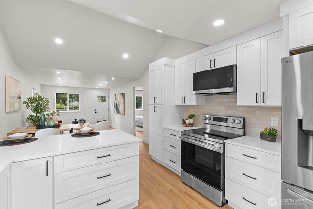 1710 SW 106 Street, Seattle, WA 98146