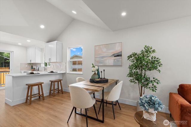 1710 SW 106 Street, Seattle, WA 98146