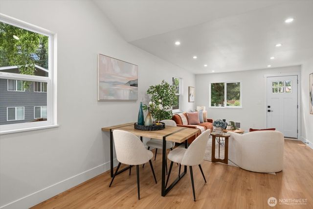 1710 SW 106 Street, Seattle, WA 98146