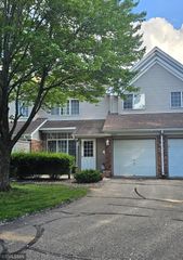 10934 Pennsylvania Avenue S, Bloomington, MN 55438
