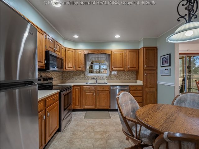 33 Marilyn Road, Scott Depot, WV 25560