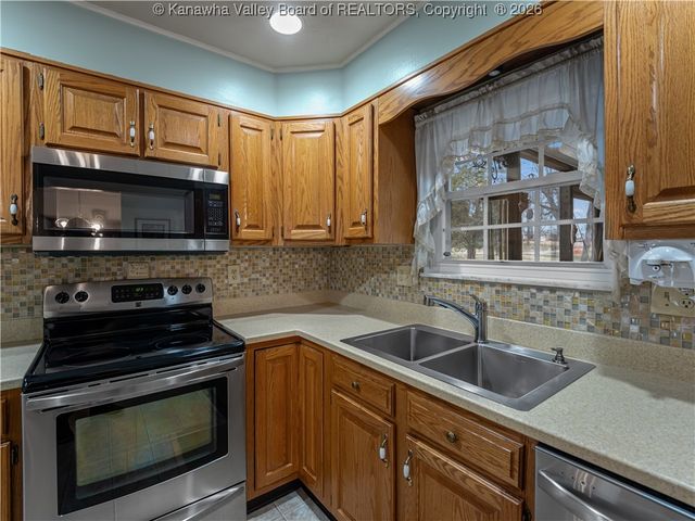 33 Marilyn Road, Scott Depot, WV 25560