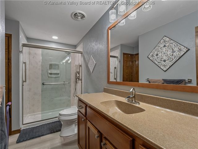 33 Marilyn Road, Scott Depot, WV 25560