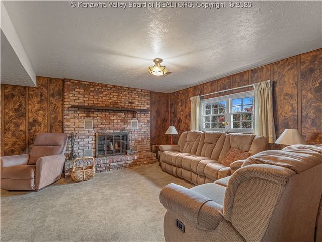 33 Marilyn Road, Scott Depot, WV 25560