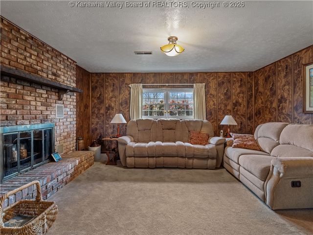 33 Marilyn Road, Scott Depot, WV 25560