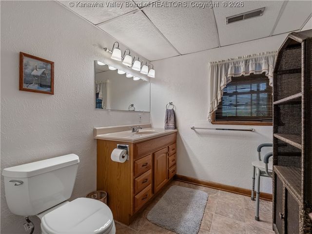 33 Marilyn Road, Scott Depot, WV 25560