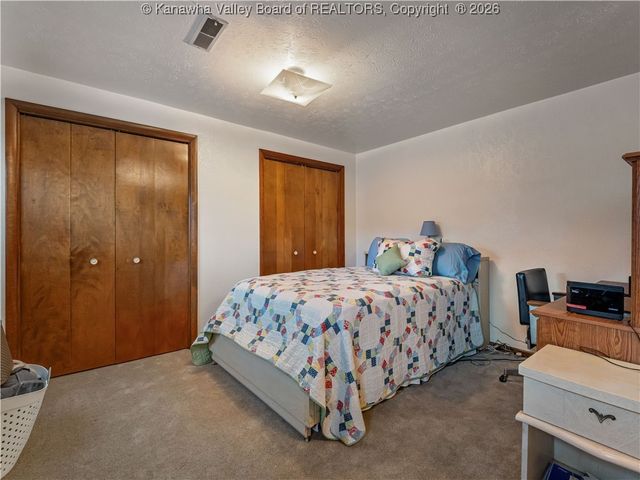 33 Marilyn Road, Scott Depot, WV 25560