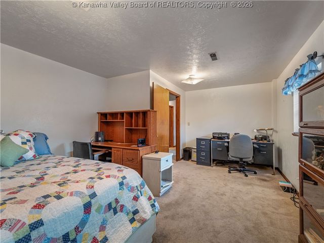 33 Marilyn Road, Scott Depot, WV 25560