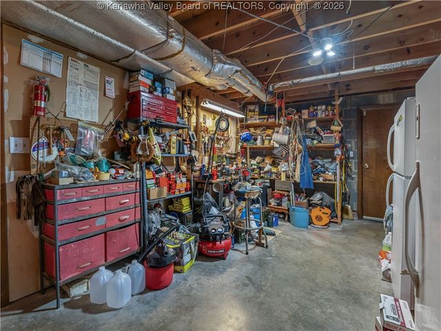 33 Marilyn Road, Scott Depot, WV 25560