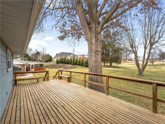 33 Marilyn Road, Scott Depot, WV 25560