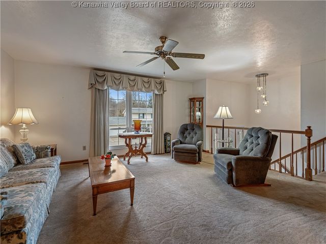 33 Marilyn Road, Scott Depot, WV 25560