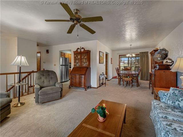 33 Marilyn Road, Scott Depot, WV 25560