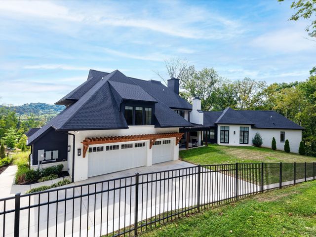 6452 Penrose Dr, Brentwood, TN 37027