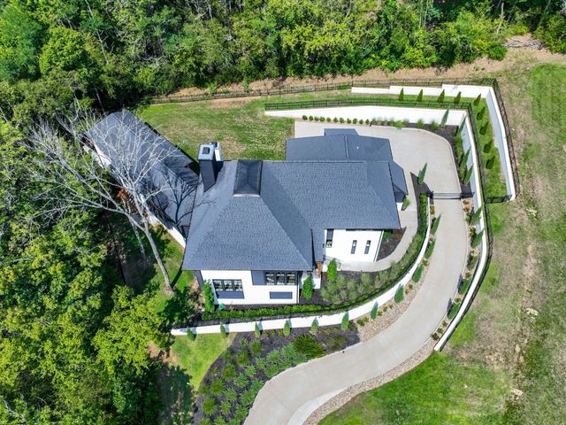 6452 Penrose Dr, Brentwood, TN 37027