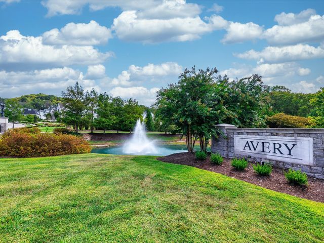 6452 Penrose Dr, Brentwood, TN 37027