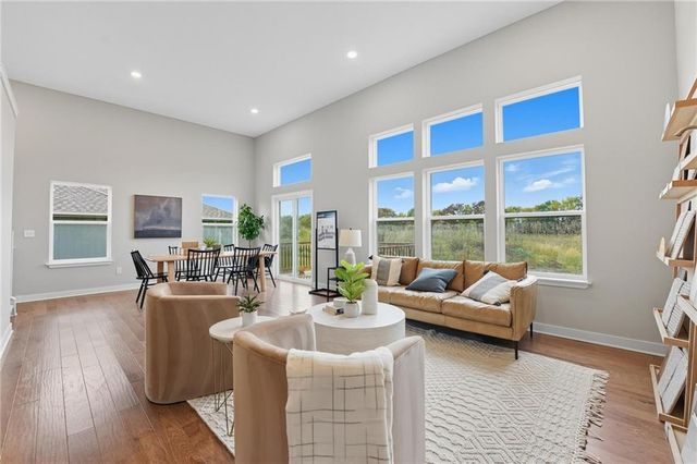 1320 S 4th Street E, Louisburg, KS 66053