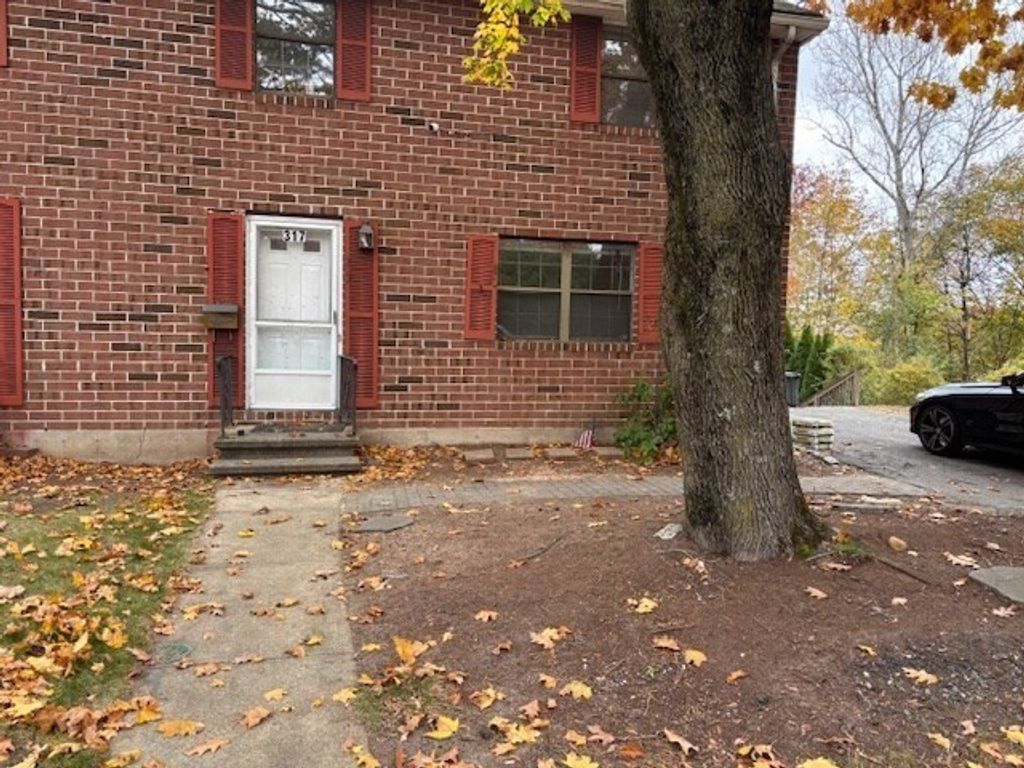 317 Cross Street 317, Winchester, MA 01890