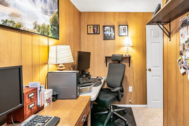 213 Abbott Farm Lane, Hudson, NH 03051