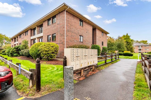 213 Abbott Farm Lane, Hudson, NH 03051