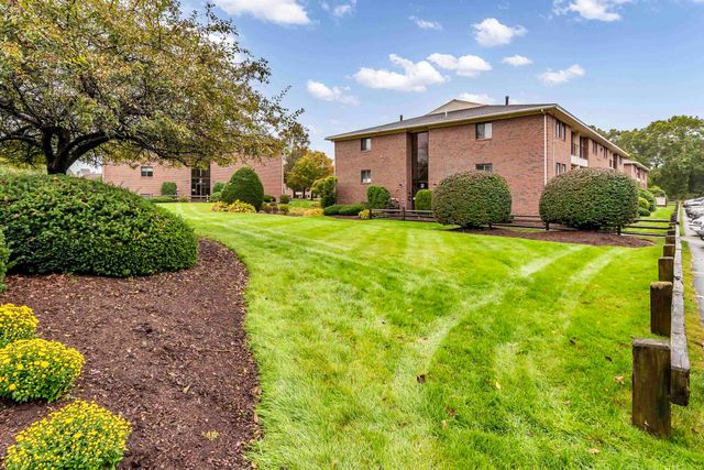 213 Abbott Farm Lane, Hudson, NH 03051