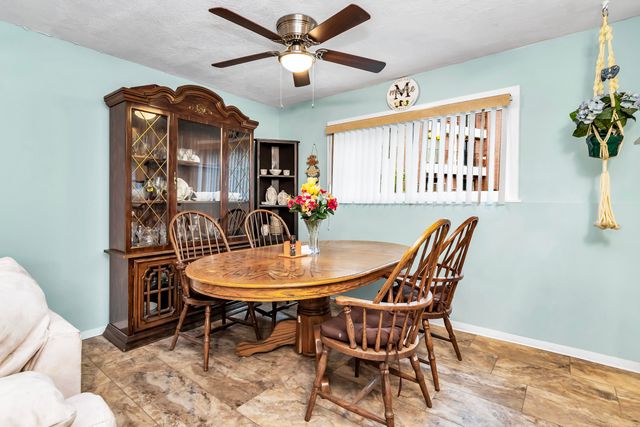 213 Abbott Farm Lane, Hudson, NH 03051