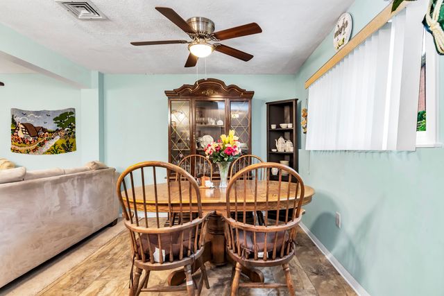 213 Abbott Farm Lane, Hudson, NH 03051