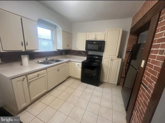 2311 PENN AVE, Reading, PA 19609