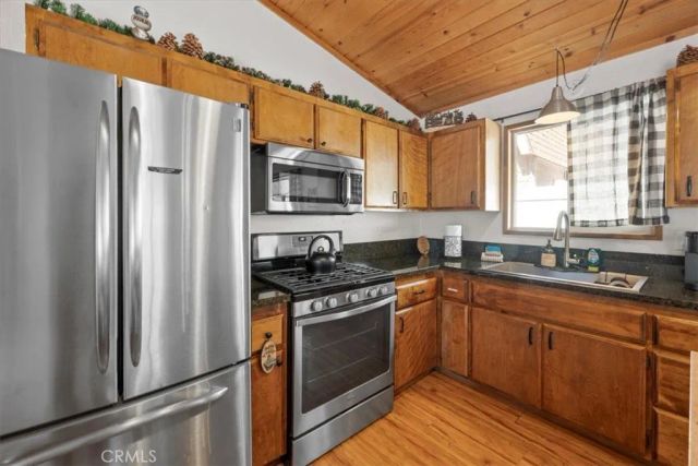 921 Wendy, Big Bear City, CA 92314