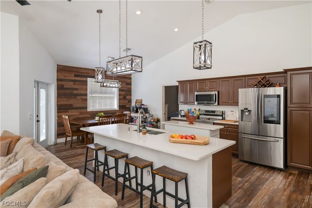 1256 Edna ST E, Lehigh Acres, FL 33974