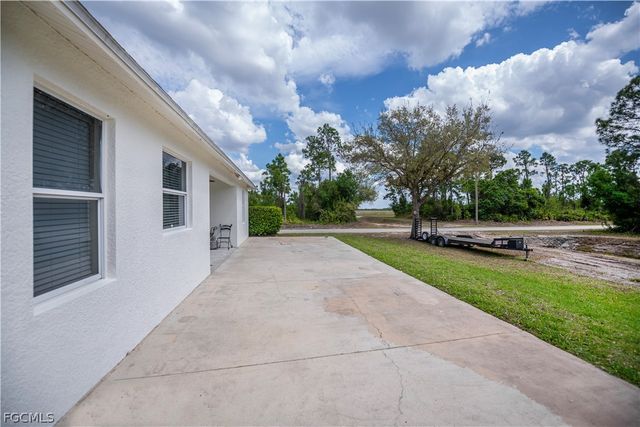 1256 Edna ST E, Lehigh Acres, FL 33974