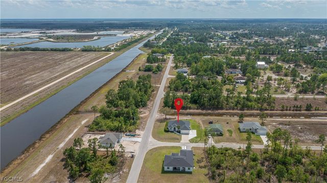 1256 Edna ST E, Lehigh Acres, FL 33974