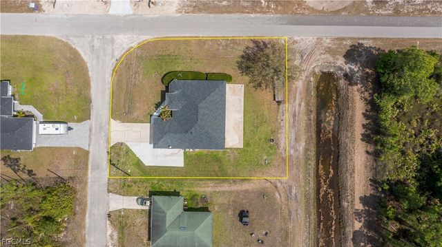 1256 Edna ST E, Lehigh Acres, FL 33974