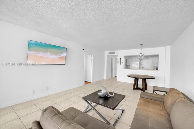 3725 S Ocean Dr 905, Hollywood, FL 33019