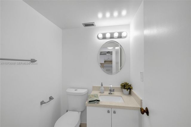 3725 S Ocean Dr 905, Hollywood, FL 33019