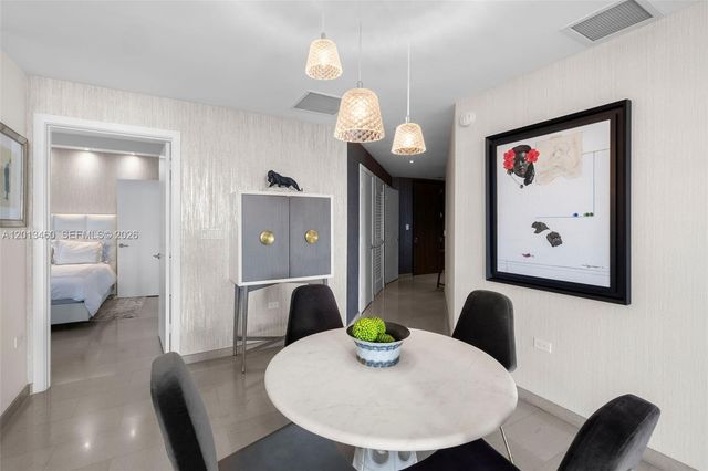 88 SW 7th St 1201, Miami, FL 33130