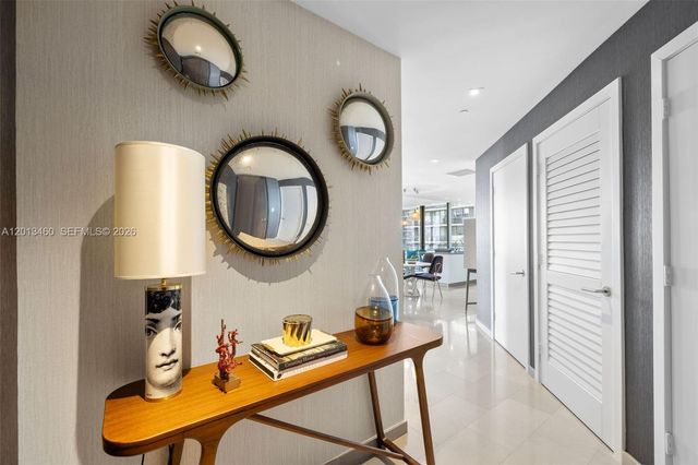 88 SW 7th St 1201, Miami, FL 33130