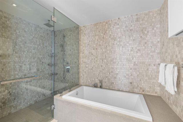 88 SW 7th St 1201, Miami, FL 33130