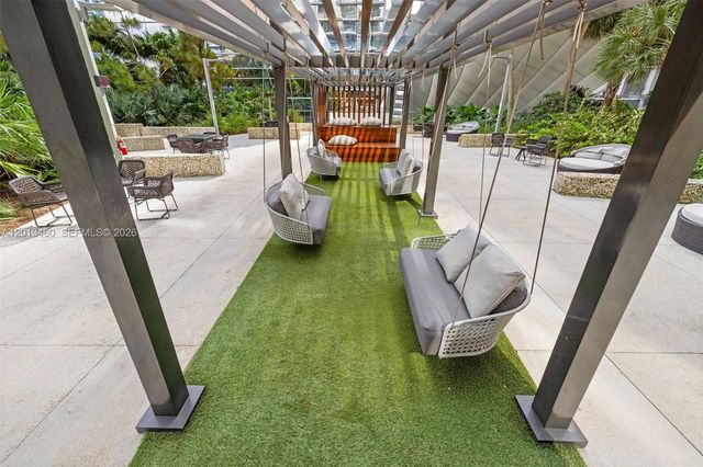 88 SW 7th St 1201, Miami, FL 33130