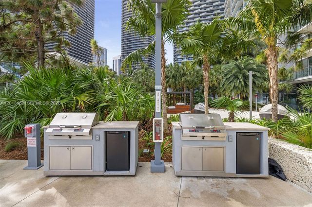 88 SW 7th St 1201, Miami, FL 33130