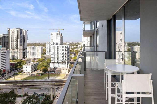 88 SW 7th St 1201, Miami, FL 33130