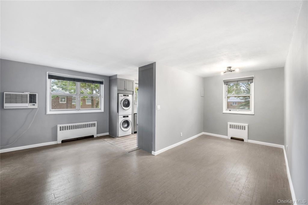 249-52 60th Avenue Upper, Little Neck, NY 11362 — photo 4