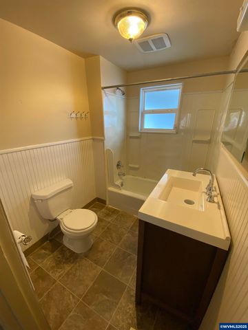 1625 12th St SE, Salem, OR 97302