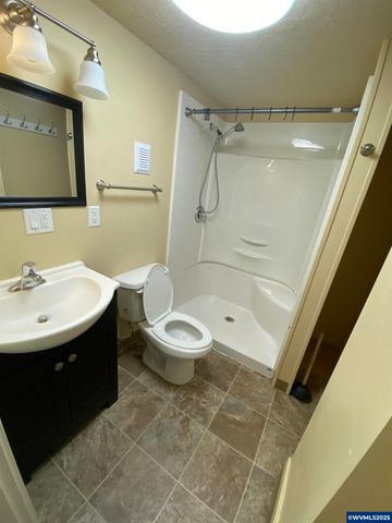 1625 12th St SE, Salem, OR 97302