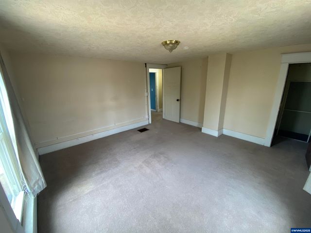 1625 12th St SE, Salem, OR 97302