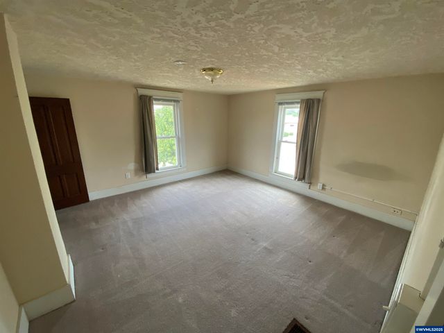 1625 12th St SE, Salem, OR 97302