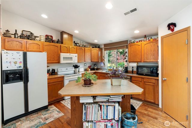 220 California Street, Pe Ell, WA 98572