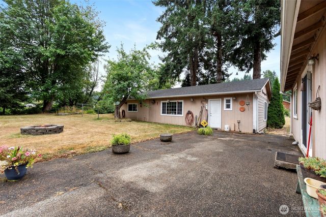 220 California Street, Pe Ell, WA 98572