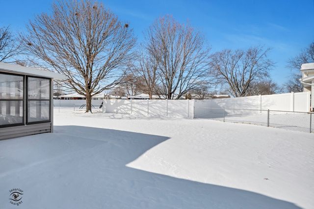 817 Stonewall Drive, Bourbonnais, IL 60914