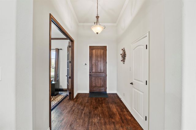 105 Abbey Road, Waxahachie, TX 75165